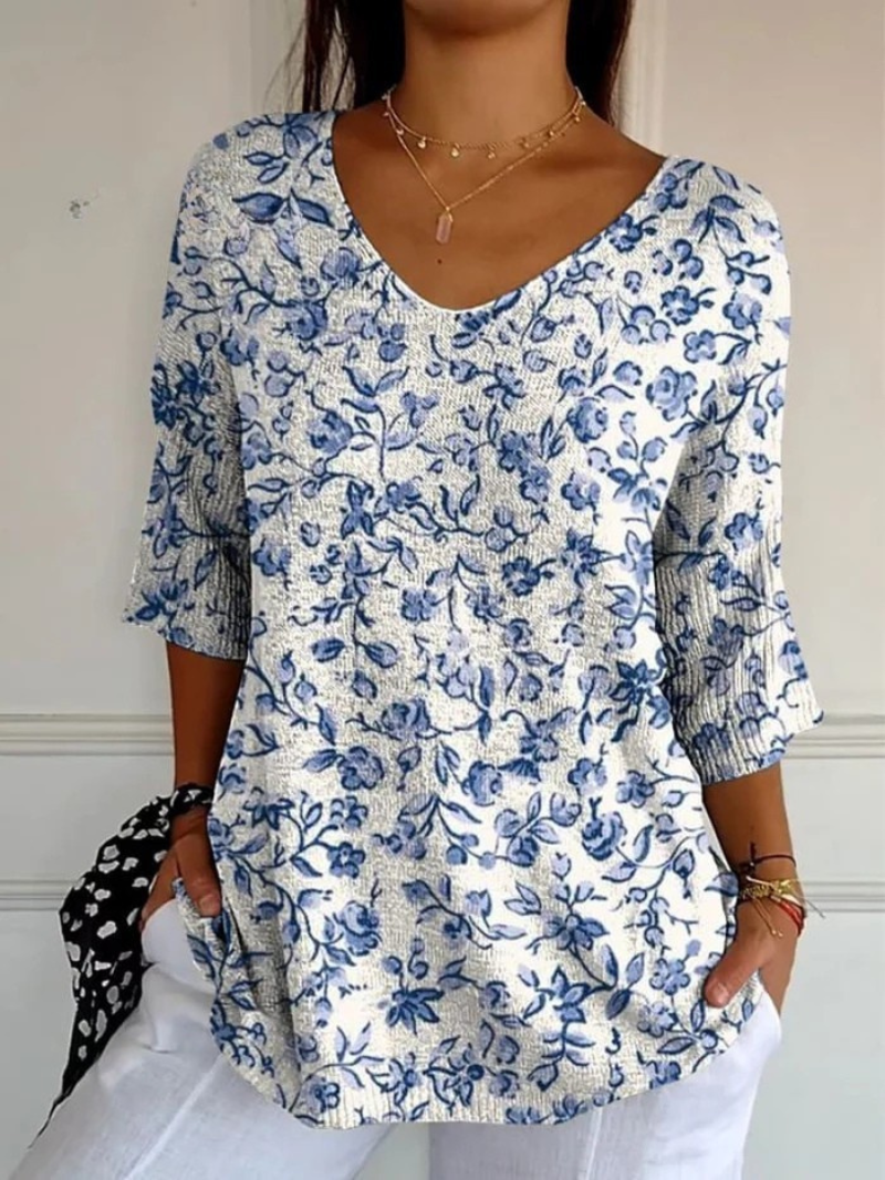 Janet| Casual Knit Pullover with Small Blue Floral Print
